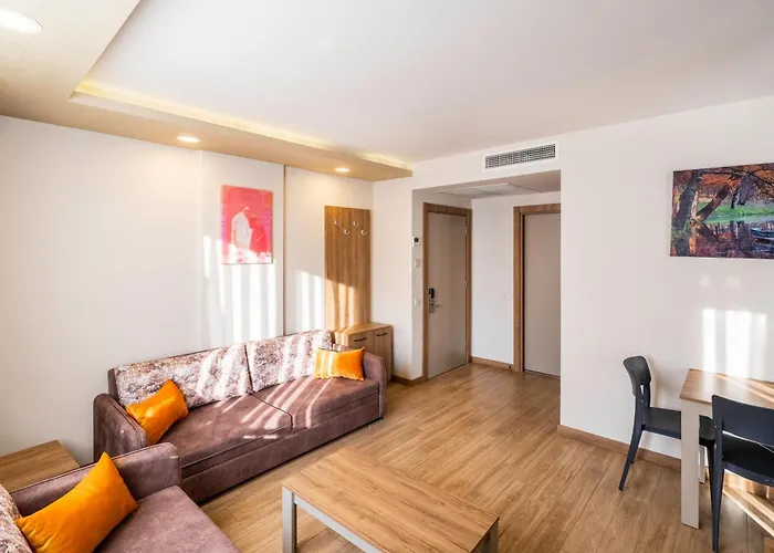 Golden World Hotel apartamentowy 4*