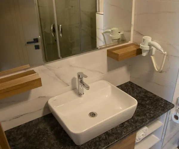 Hotel apartamentowy Golden World 4*