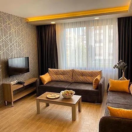 Golden World Aparthotel 4*