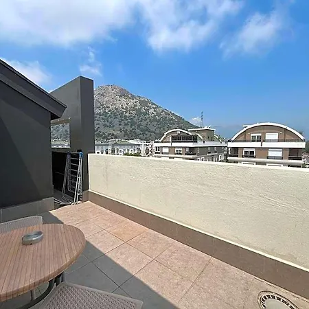 Aparthotel Golden World 4*