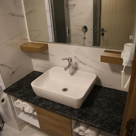 Golden World Aparthotel