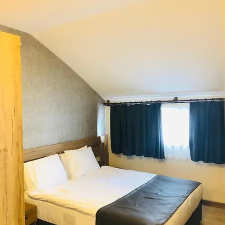 Aparthotel Golden World *
