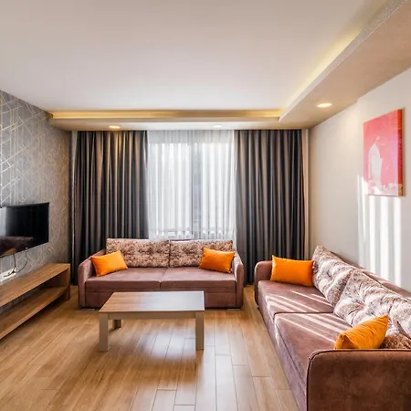 Golden World Aparthotel