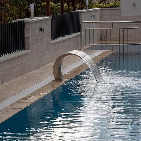 Aparthotel Golden World 4*