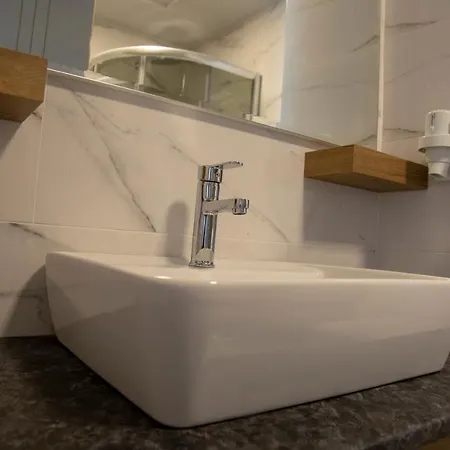 Golden World Aparthotel